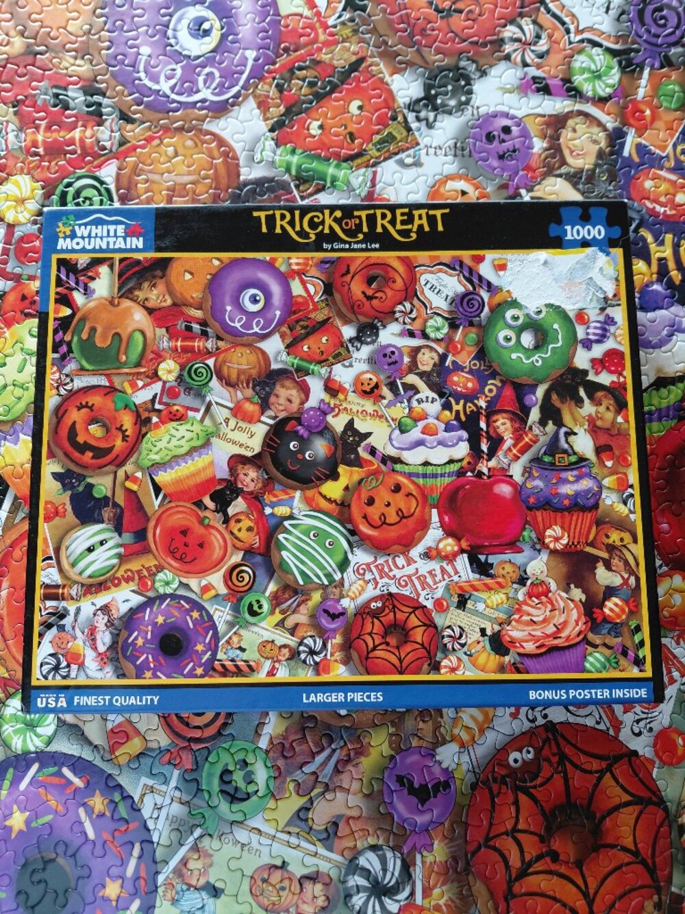 White Mountain 1000pc Trick or Treat Puzzle